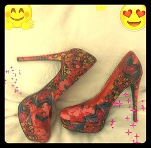 Floral Pumps EUC Pre loved 💕